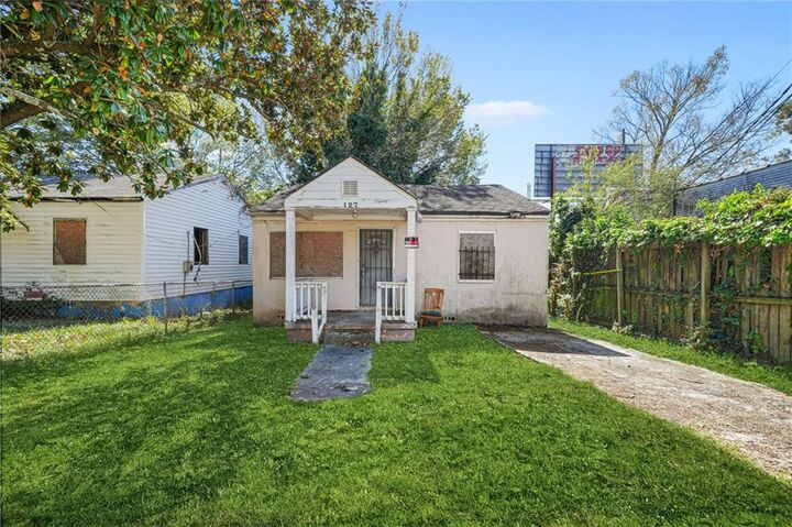Property Photo:  127 Buchanan Lane SE  GA 30315