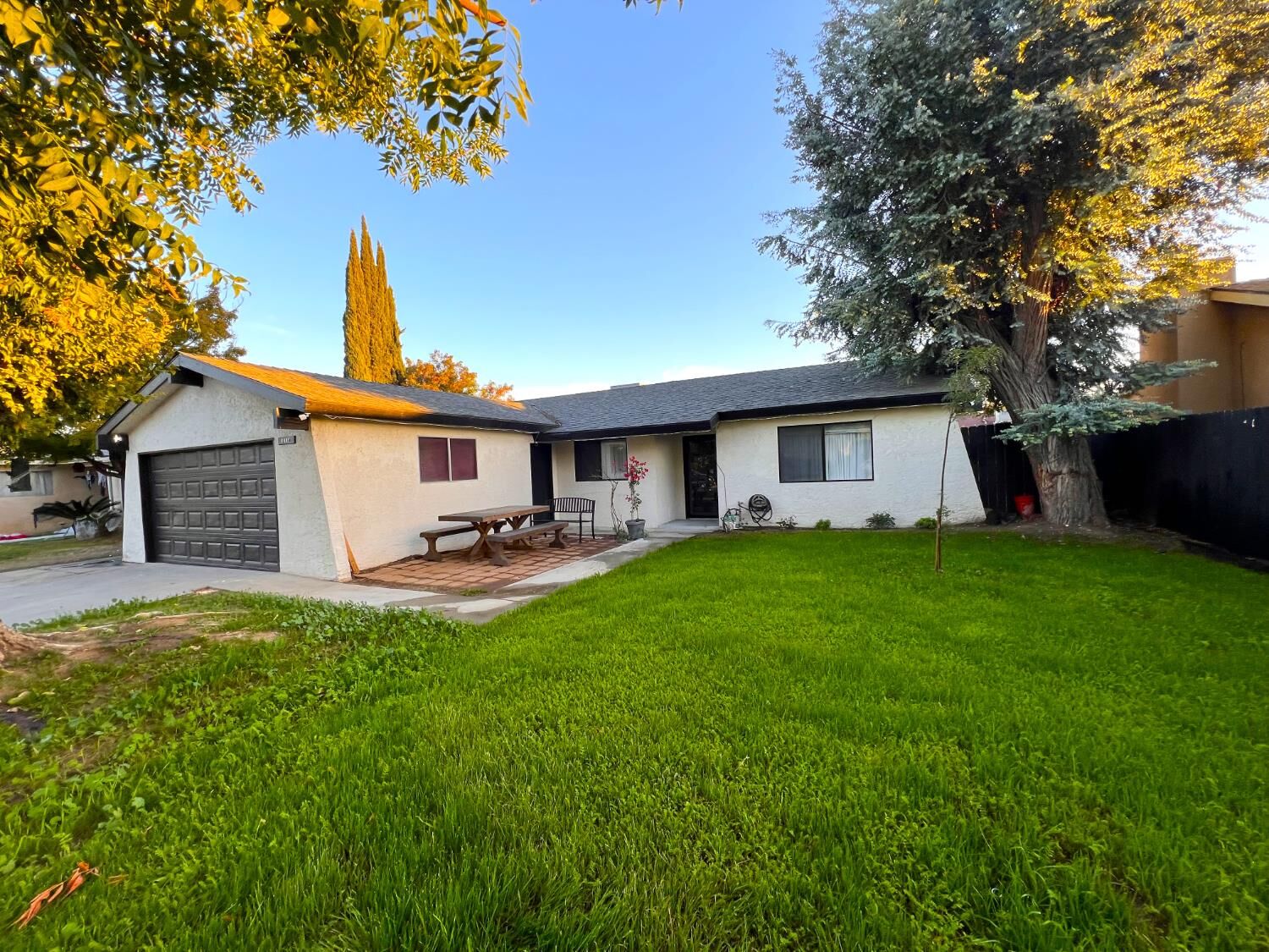 Property Photo: 4249 W Dayton Avenue CA 93722