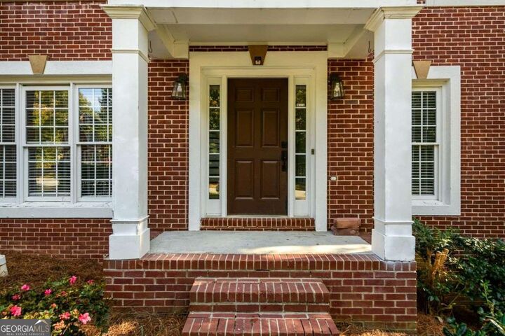 Property Photo:  2114 Sugar Springs Drive  GA 30043 