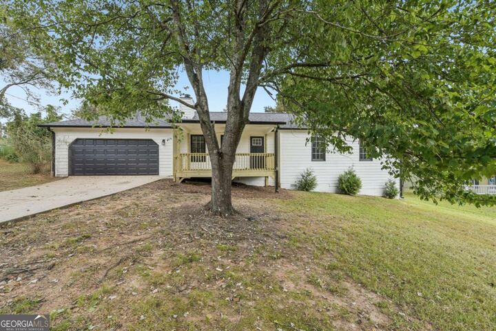 Property Photo:  1506 Jamestown Drive  GA 30011