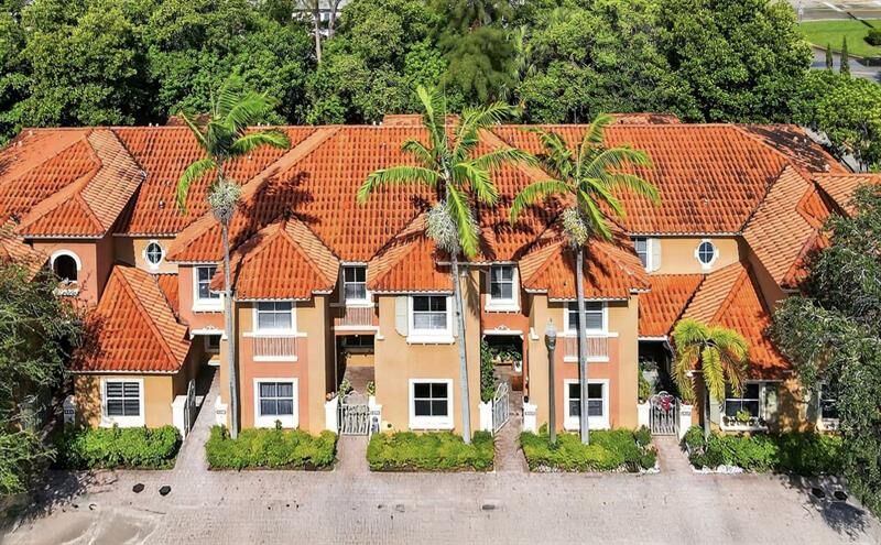 Property Photo:  4957 White Mangrove Way 4957  FL 33312