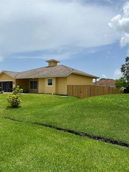 Property Photo:  120 SW Grimaldo Ter  FL 34984
