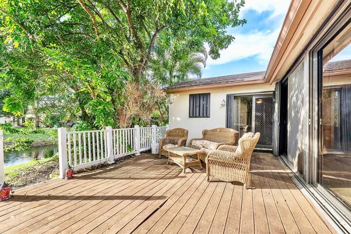 Property Photo:  4289 Acacia Cir  FL 33066