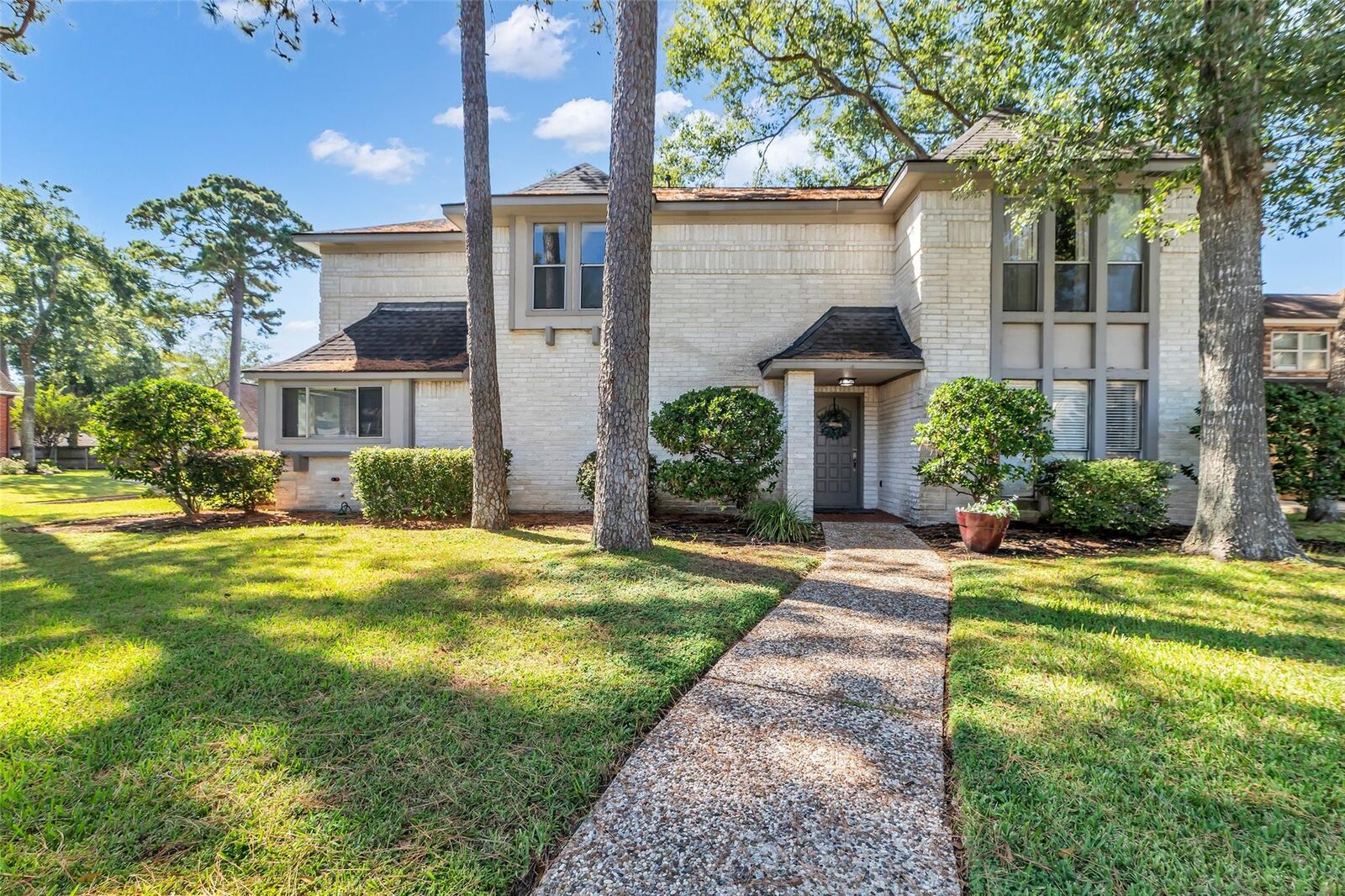 Property Photo: 18303 Aldermoor Drive TX 77388