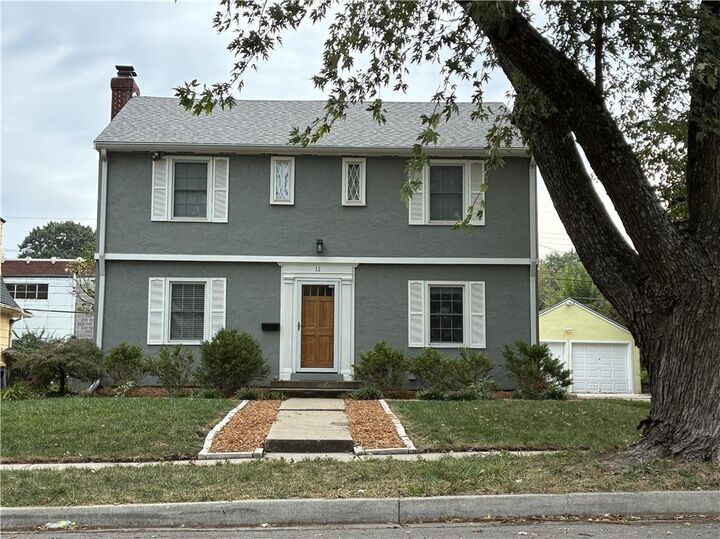 11 W 70th Terrace  Kansas City MO 64113 photo