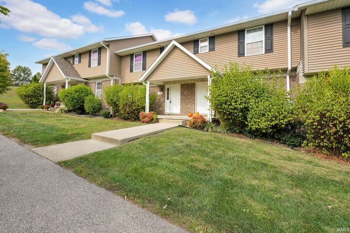 Property Photo:  1250 W Adams Hill Circle 104  IN 47403