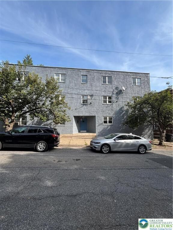 Property Photo: 715 E 7th Street 304 PA 18015