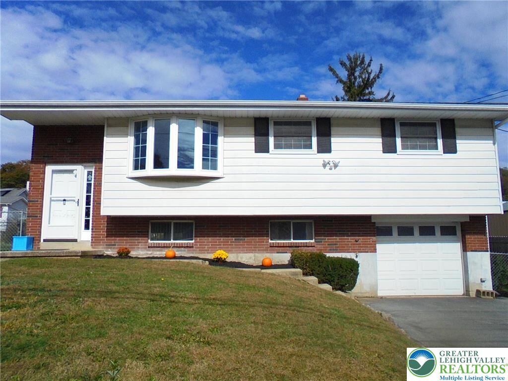 Property Photo: 1217 Salisbury Road PA 18103