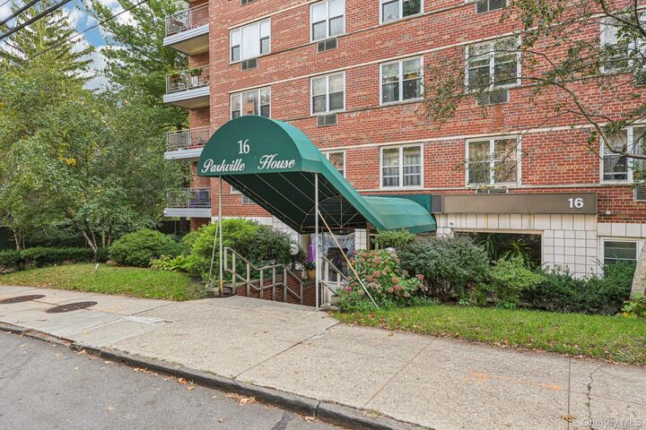 16 Lake Street 3G  White Plains NY 10603 photo