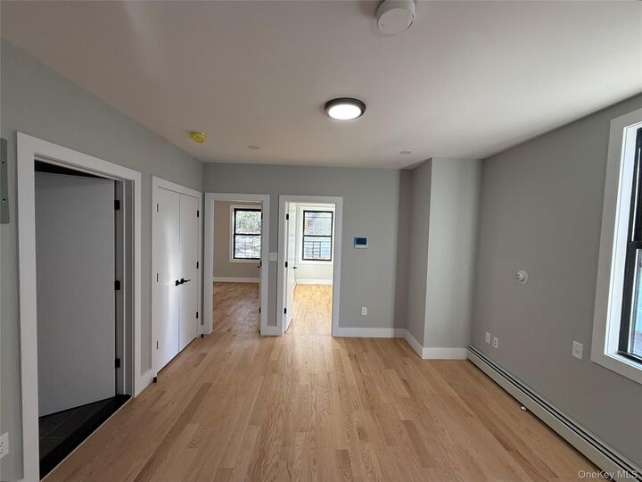 Property Photo: 860 E 232nd Street 1R NY 10466