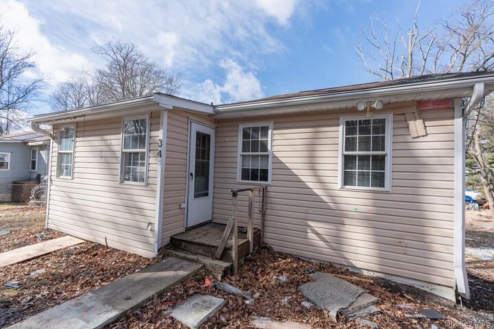 Property Photo:  34 Laurel Trail  NY 10950