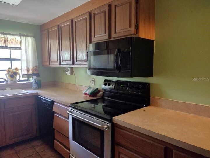 Property Photo: 651 Old Haw Creek Road FL 32110