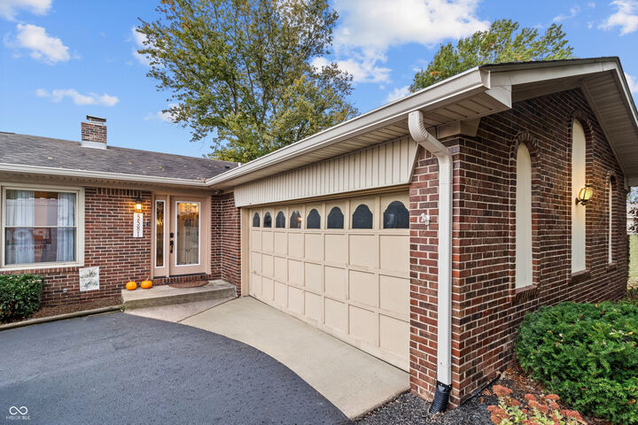 Property Photo: 5581 E County Road 350 S IN 46168