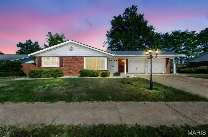 Property Photo: 5135 Towne Centre Drive MO 63128
