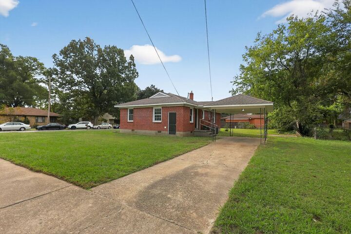 Property Photo: 3687 Windcrest Rd TN 38116