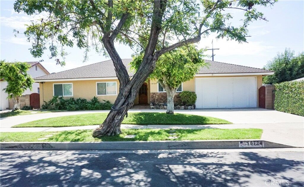 Property Photo:  18724 Community  CA 91324