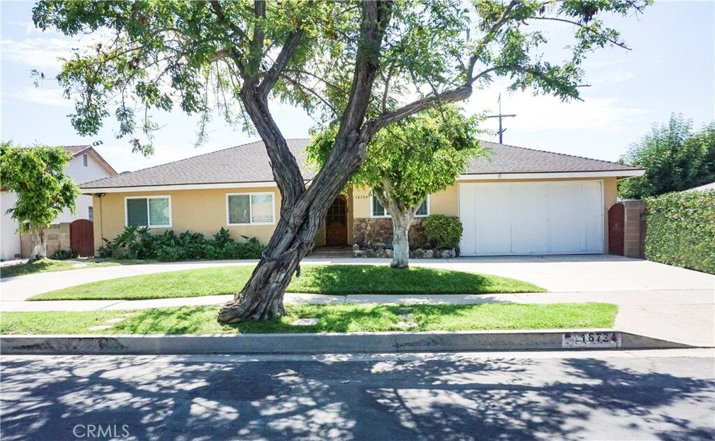 Property Photo:  18724 Community  CA 91324