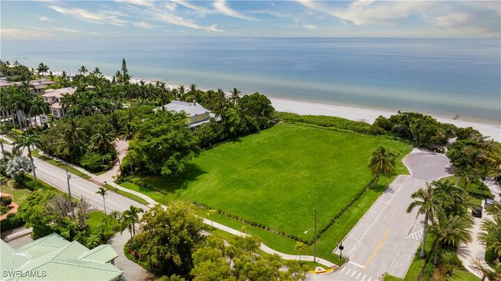 Property Photo:  275 Gulf Shore Boulevard N  FL 34102 