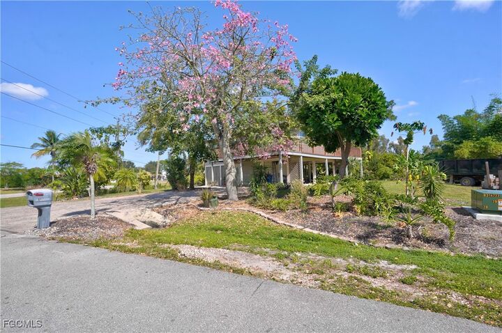 Property Photo:  8521 Cypress Drive S  FL 33967