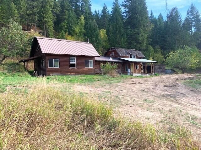 Property Photo: 3277 A Orient Cutoff Rd WA 99141