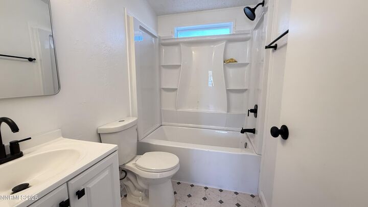 Property Photo: 511 Raven Way NV 89408