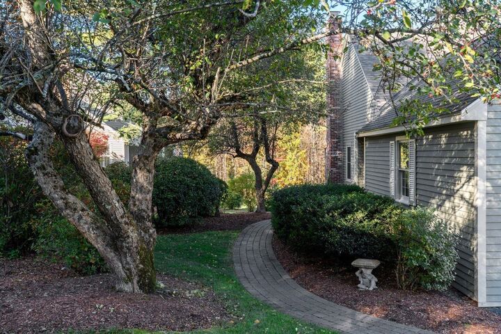 Property Photo:  25 Atherton Lane  NH 03031 