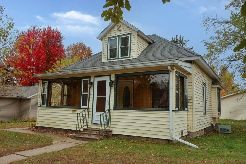 Property Photo:  516 Lake Avenue E  WI 54848 