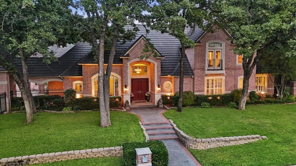 Photo de la propriété:  5009 Deerwood Park Drive  TX 76017