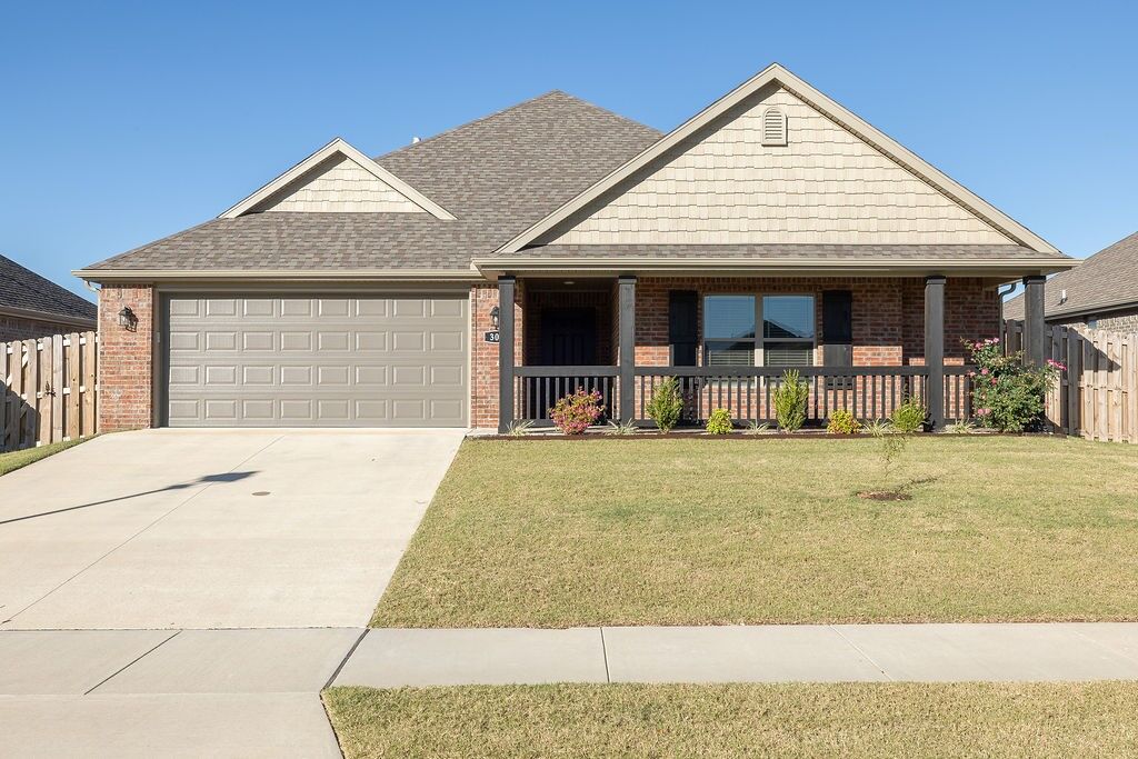 Property Photo: 303 S Coventry Avenue AR 72730