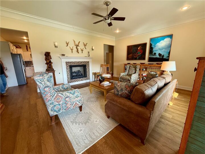 Property Photo: 942 E Pinnacle Street AR 72753