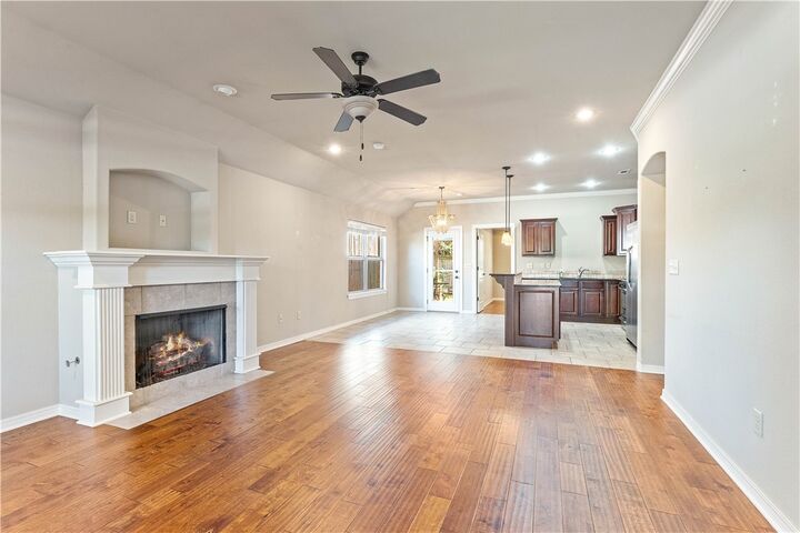 Property Photo: 2640 N Villa Boulevard AR 72703