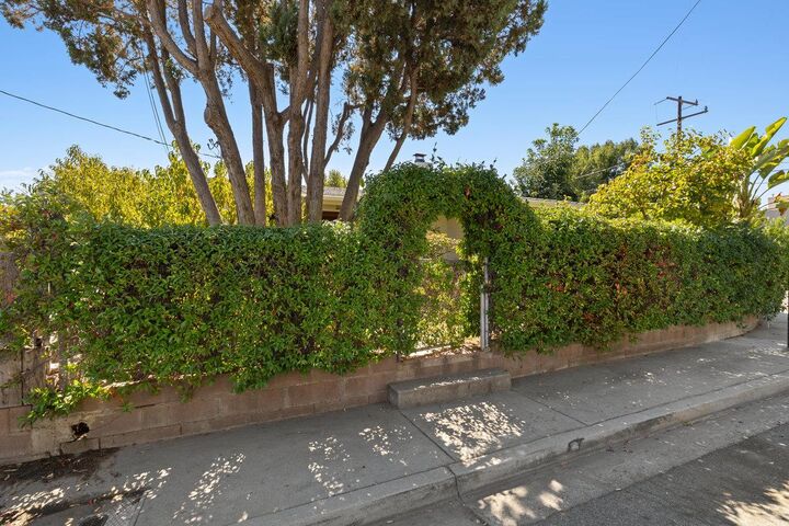 Property Photo:  386 Larmier  CA 93022 