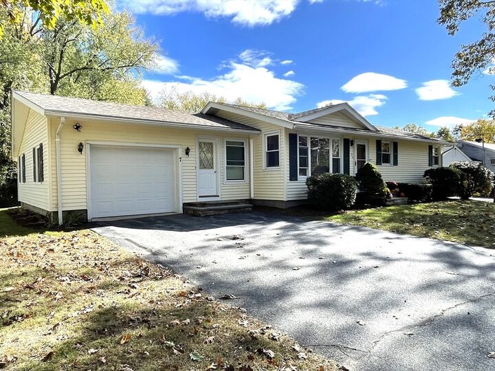 Property Photo:  7 Pleasant St  MA 01519 