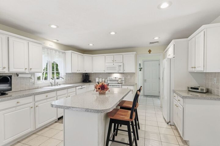 Property Photo:  16 Cedar St  MA 02649 