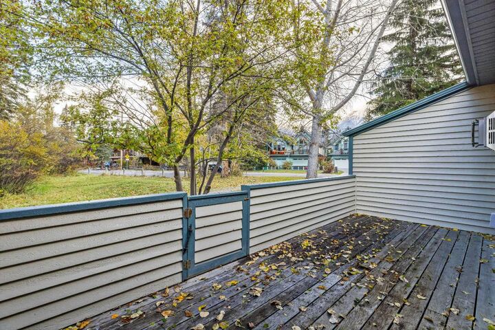 Property Photo: 164 Rundle Drive 18 AB T1W 2L7