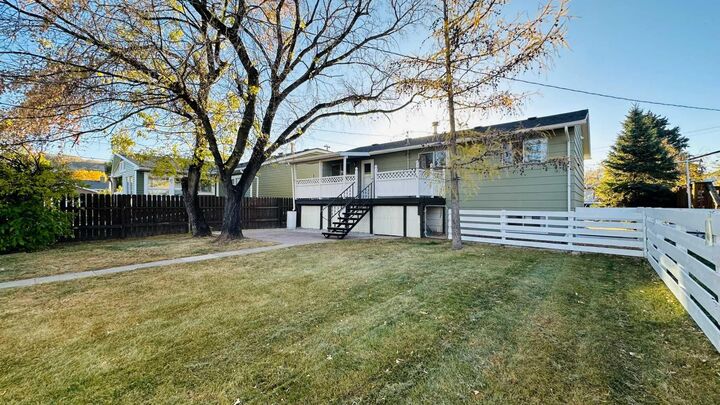 Property Photo: 104 22 Street NW AB T0J 0Y1