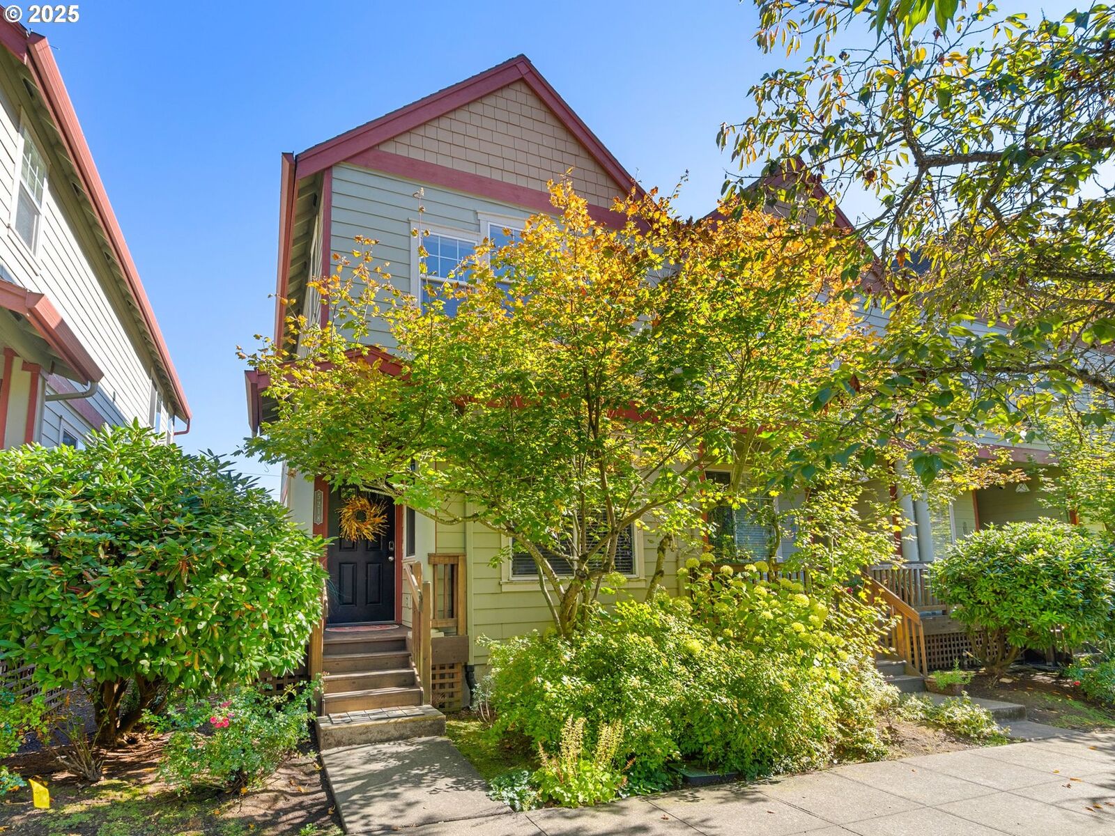 Property Photo: 5218 SW View Point Ter OR 97239