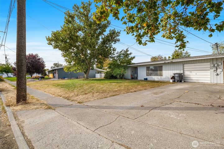 Property Photo:  9023  McConnell Drive A  WA 98837