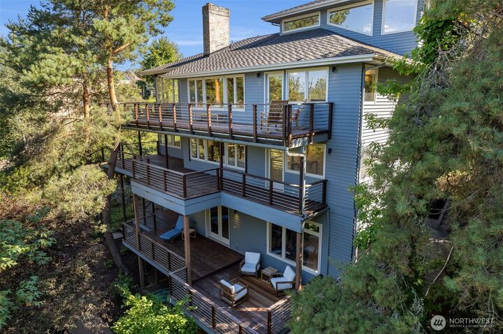 Property Photo: 4660 NE 89th Street WA 98115