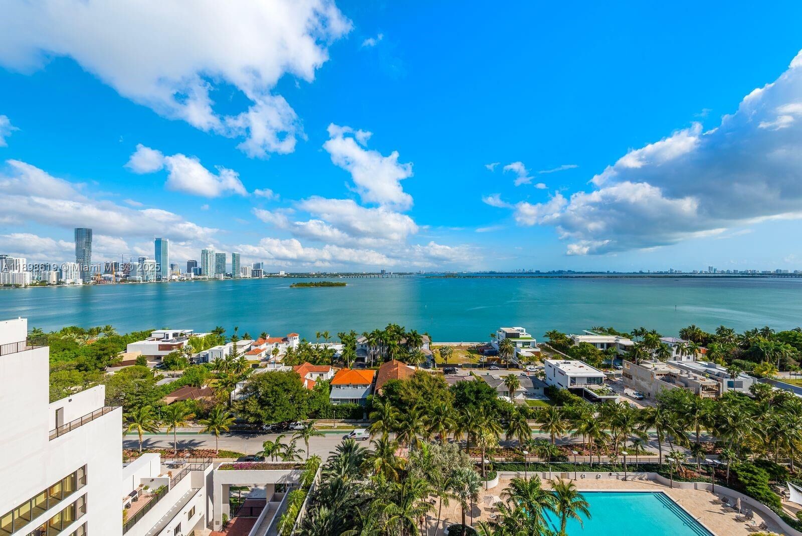 Property Photo: 1000 Venetian Way 1403 FL 33139