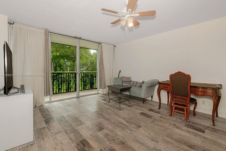 3401 N Country Club Dr 117  Aventura FL 33180 photo