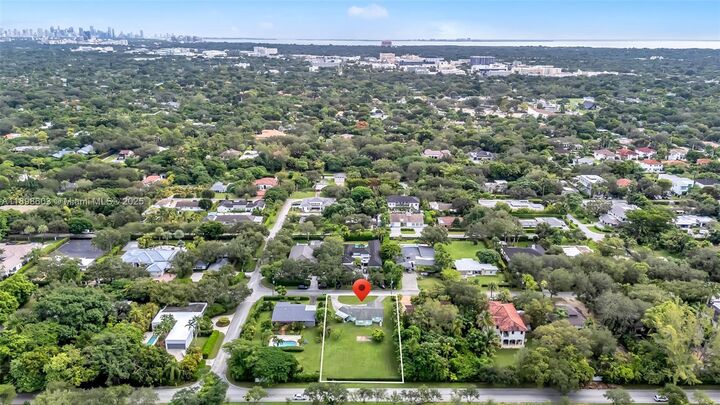 6820 SW 71st Ct  Miami FL 33143 photo