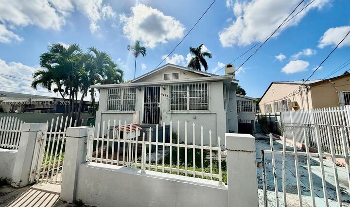 2228 SW 2nd St  Miami FL 33135 photo
