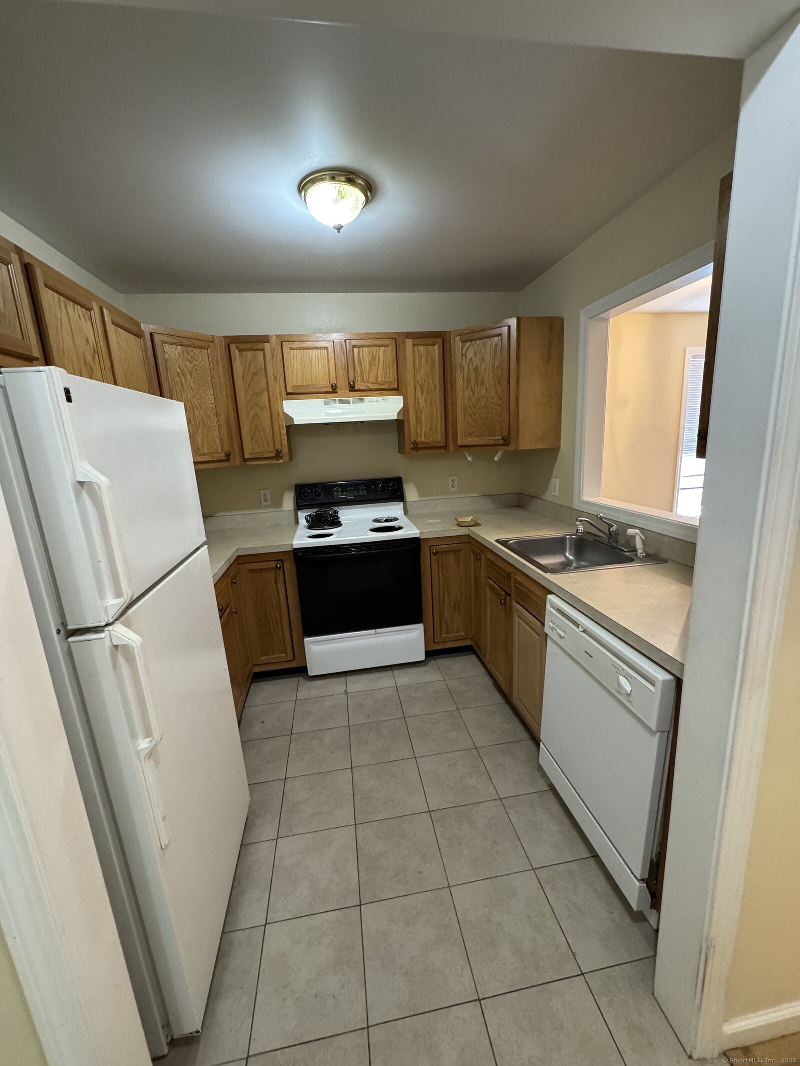 Property Photo: 35 Warwick Street 7 CT 06513