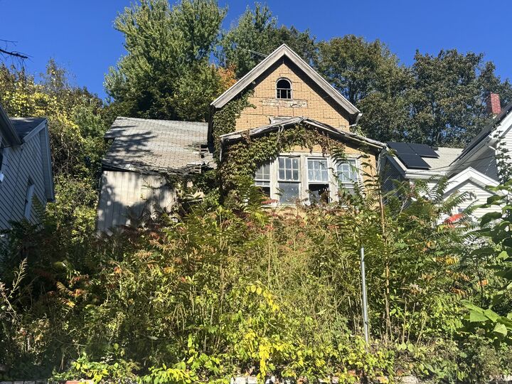 Property Photo:  77 Easton Avenue  CT 06704 