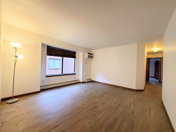 Property Photo: 73 Mountford Street Apt 3B CT 06114