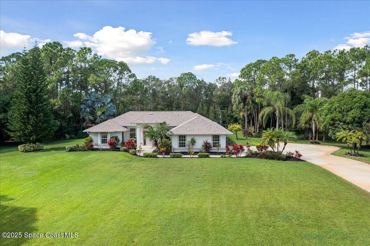 Property Photo: 7965 93rd Avenue FL 32967