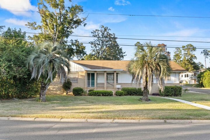 204 W Osceola Street  Tallahassee FL 32301 photo