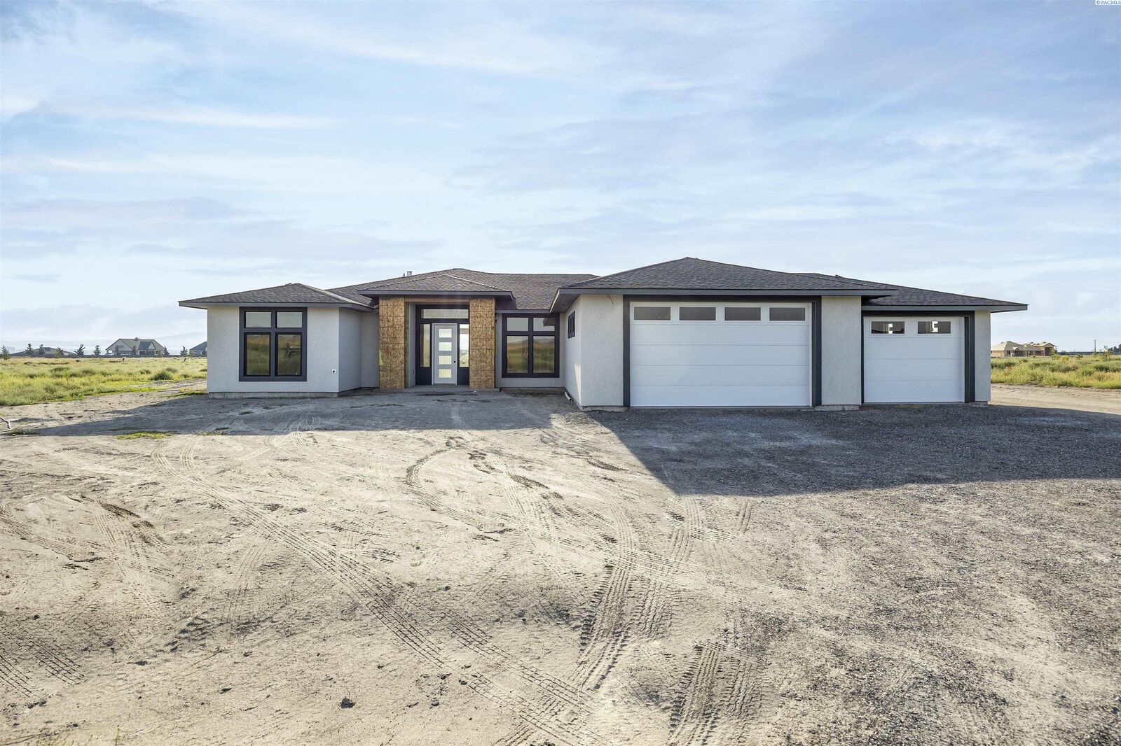 Property Photo: 8402 Axil Lane WA 99301