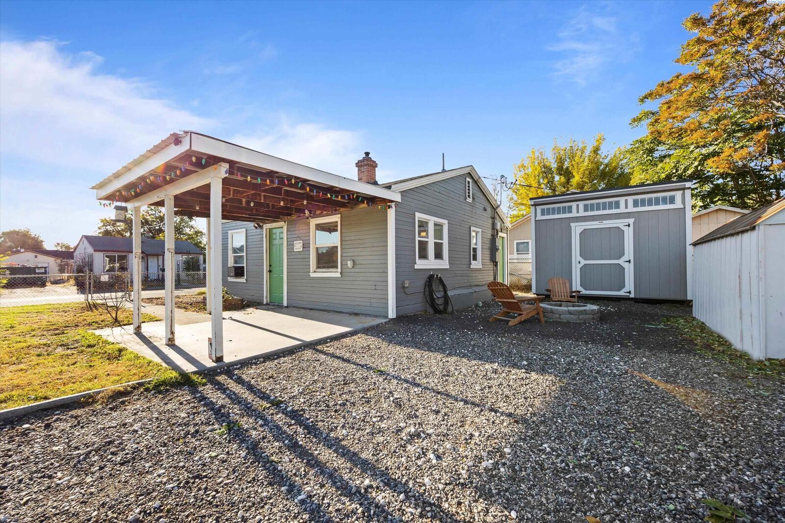 Property Photo:  734 E 6th  WA 99336 